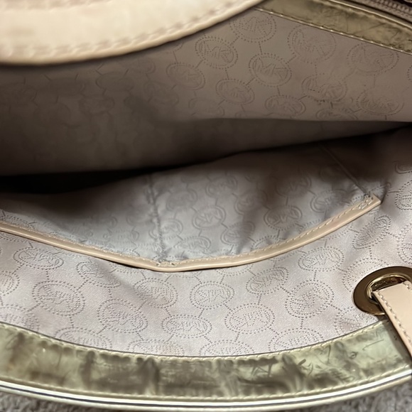 Authentic used Micheal Kors bag - Picture 3 of 8